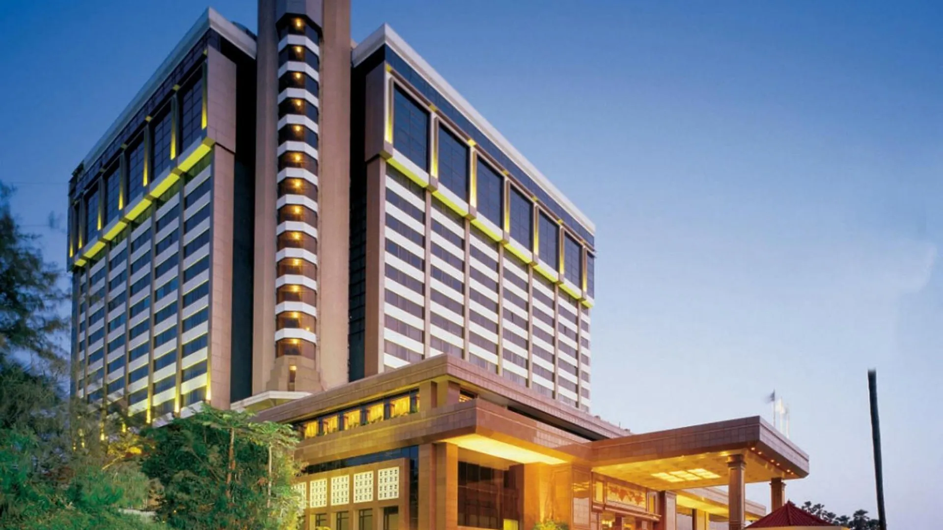 Where to Stay in Western Suburbs: 15 Best 5-Star Hotels