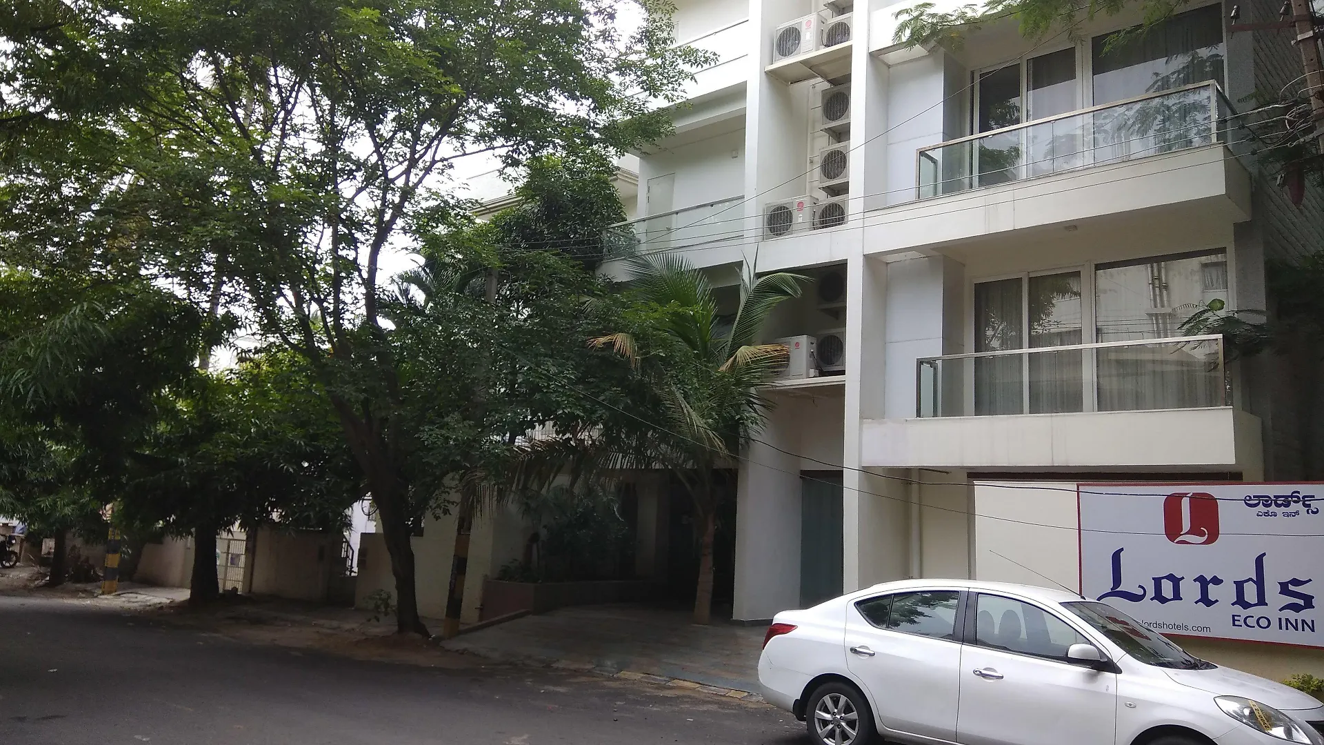 14 Business Hotels Near Bull Temple Worth Booking