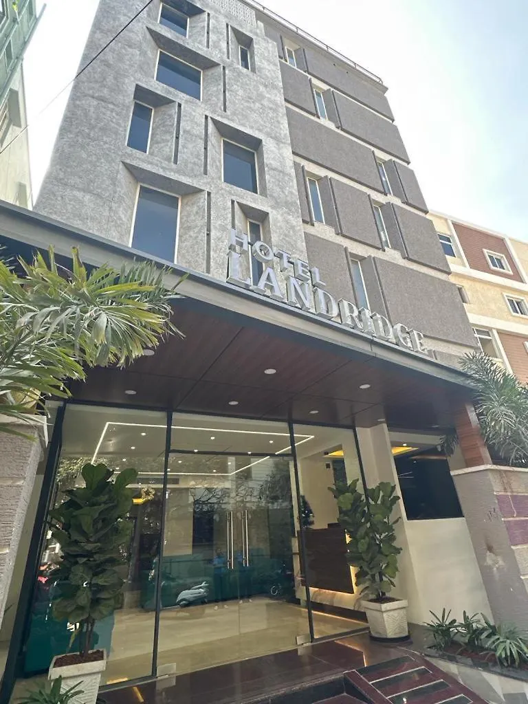 15 Family-Friendly Hotels Near The Forum Sujana Worth Booking
