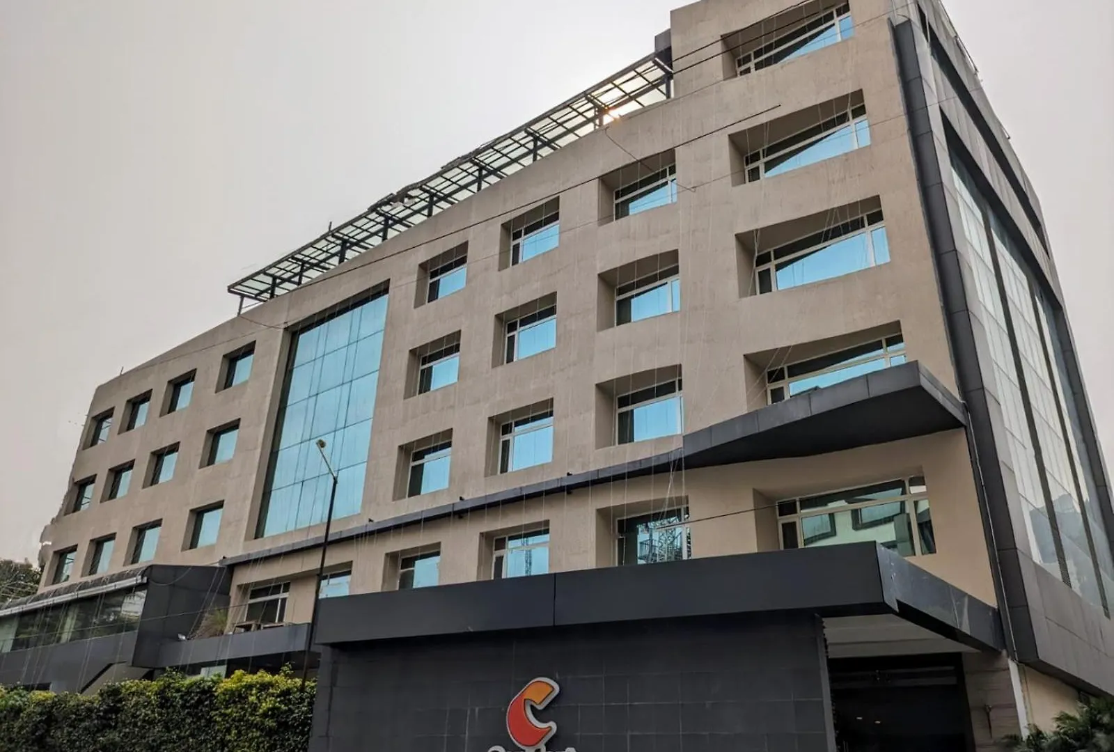 9 Family Hotels Near Ambedkar Memorial Park Worth Booking