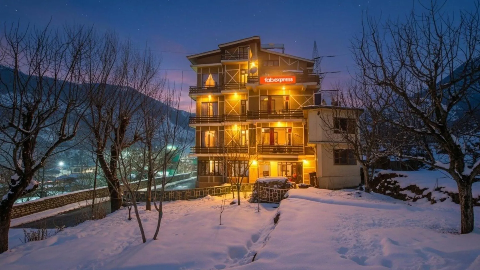 8 Top 3-Star Hotels Near Manu Temple for Manali Explorers