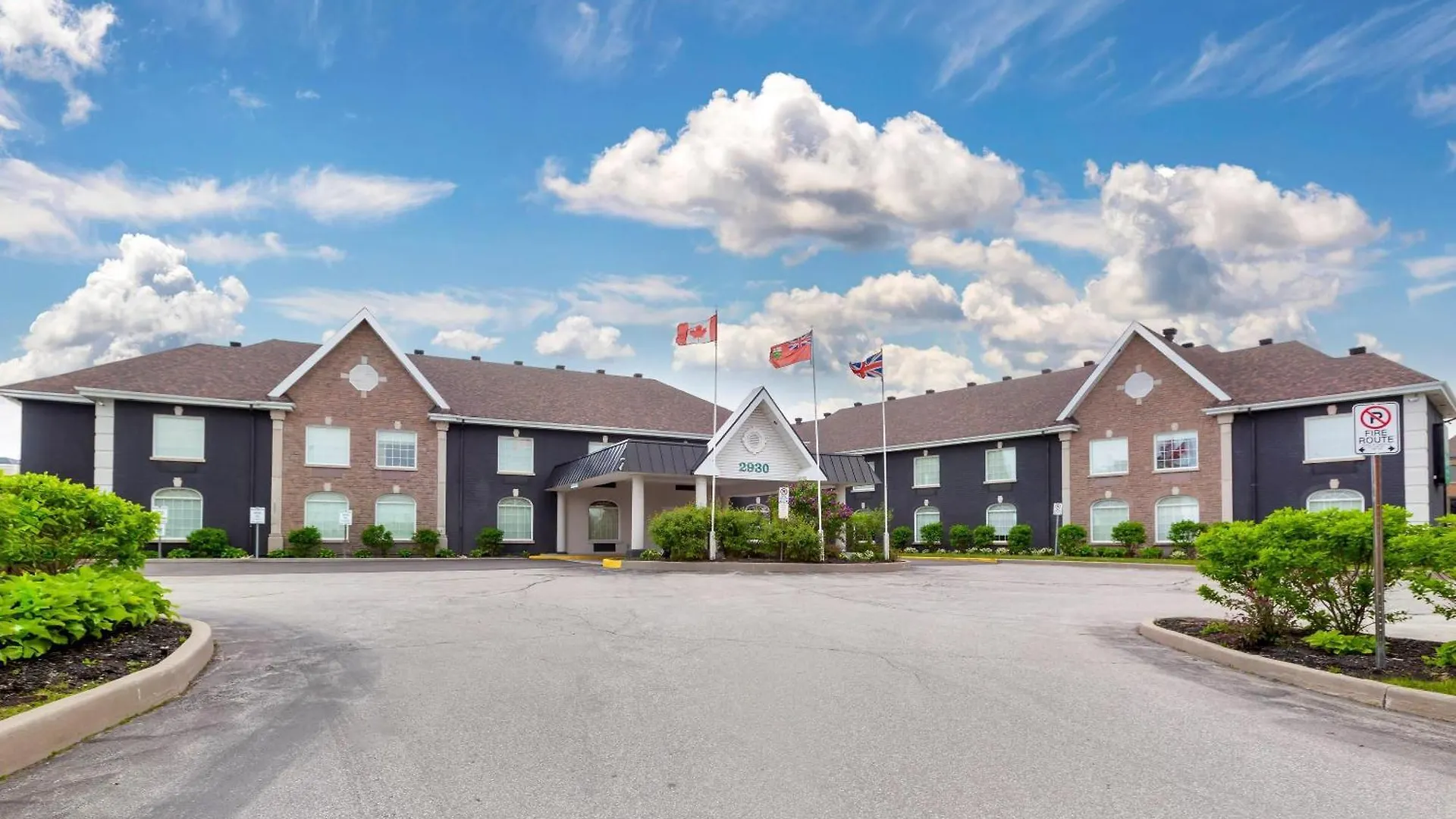 Where to Stay Near Erin Mills Town Centre: 4 Golf Hotels