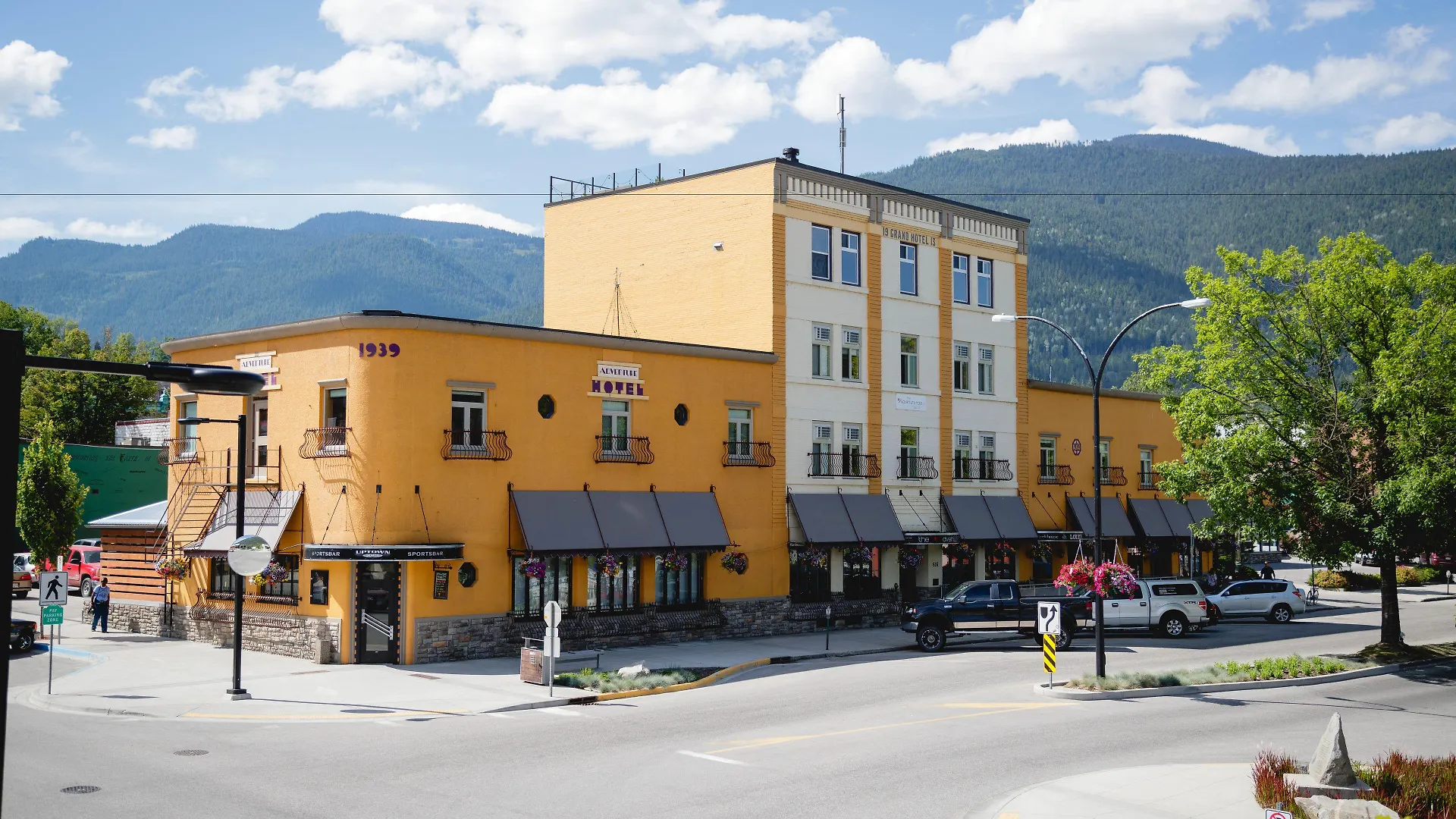 7 Resort Hotels Near Kokanee Creek Park Worth Booking Now