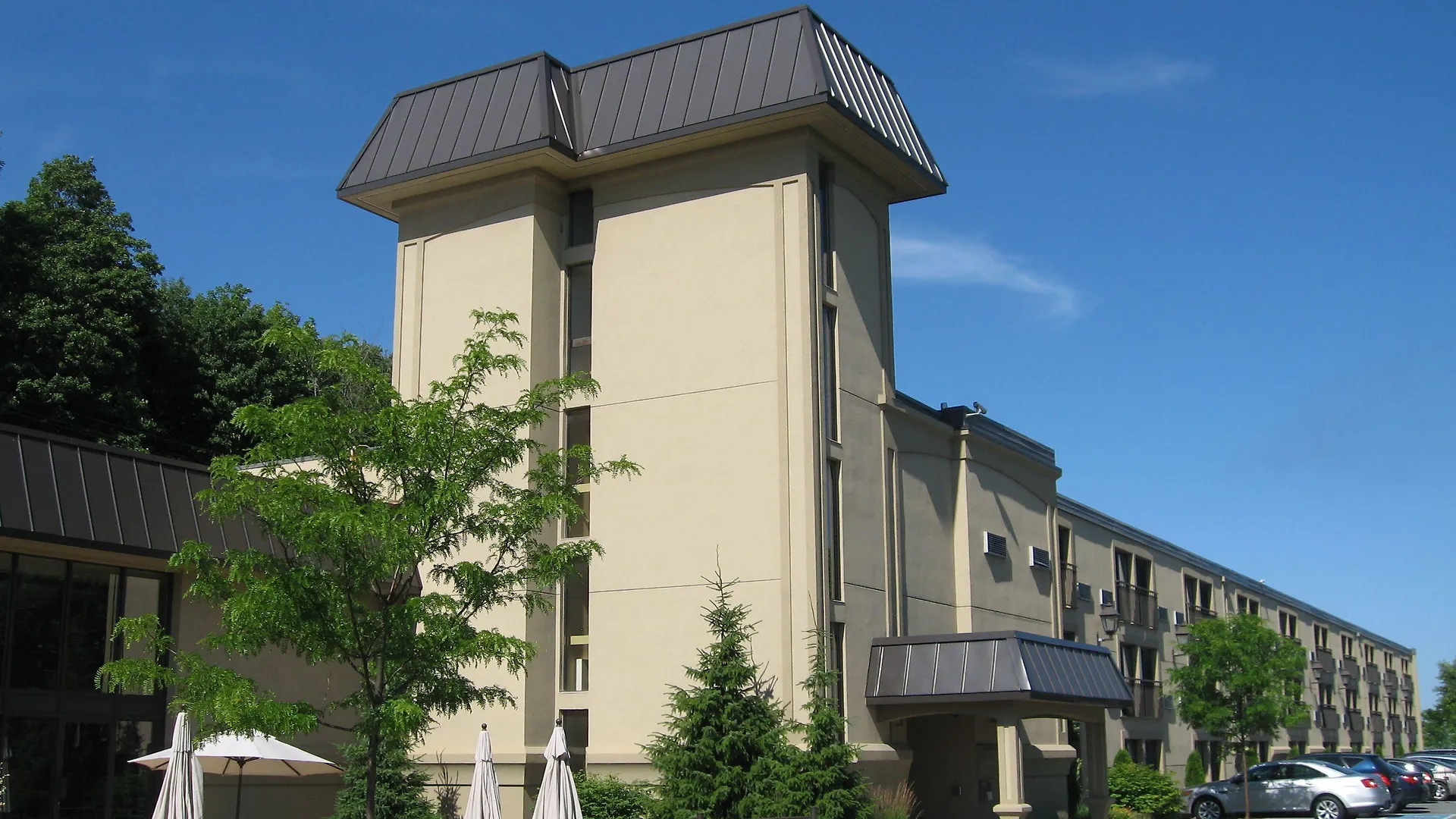 Where to Stay in Quebec: 15 Best 4-Star Hotels Reviewed