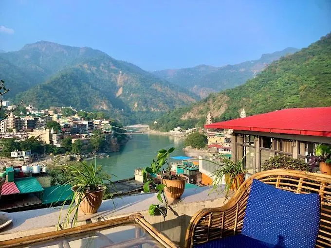 Where to Stay Near Laxman Jhula: 5 Best Budget Hotels