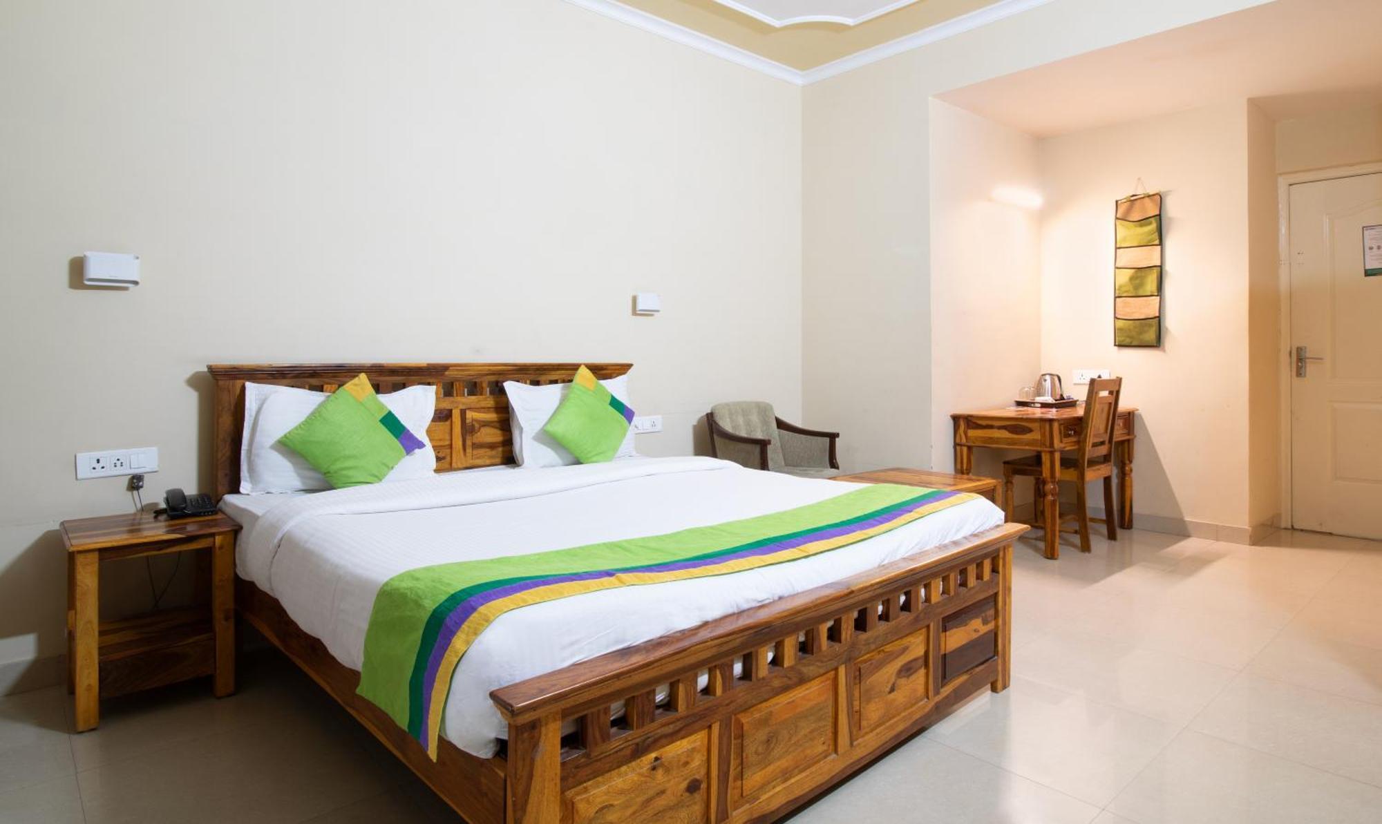 Where to Stay Near Pink Square Mall: 15 Best Airport Hotels