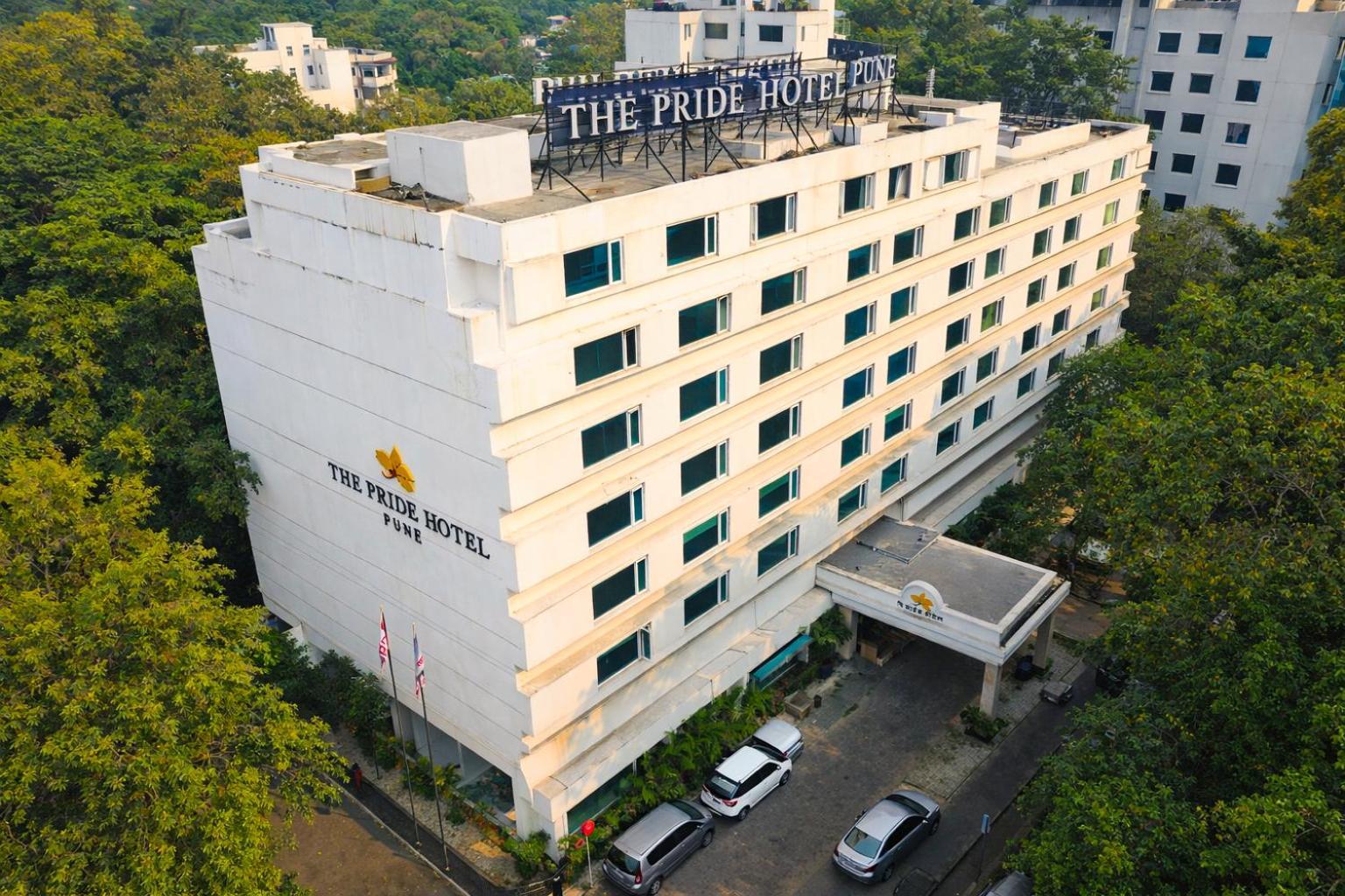 9 Airport-Linked Hotels Close to Raja Dinkar Kelkar Museum
