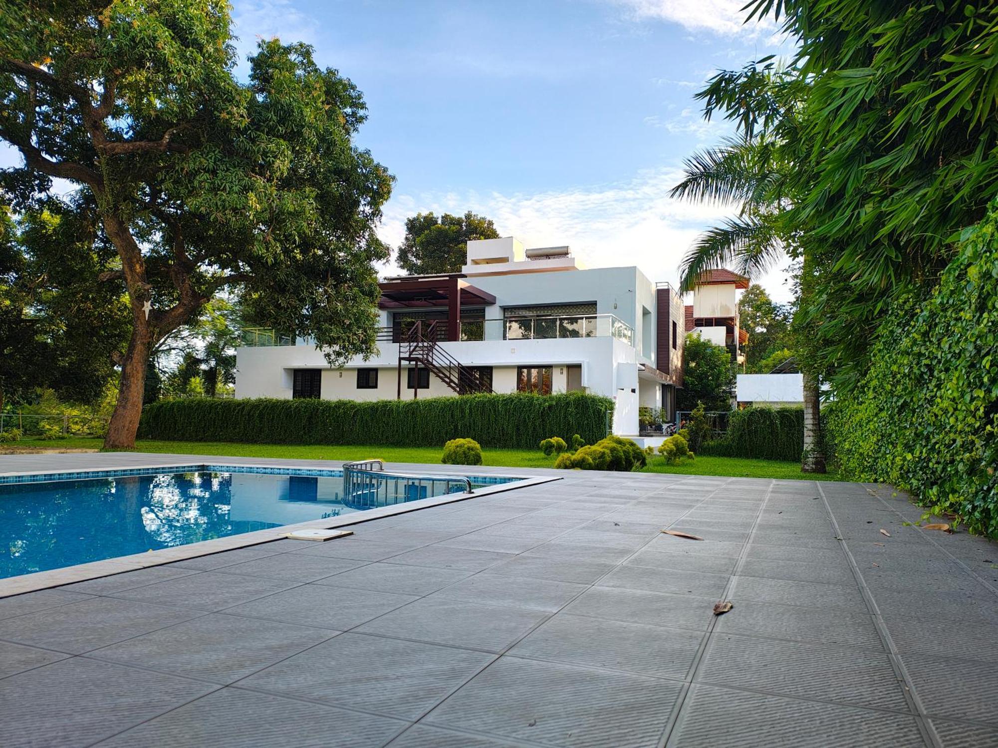 11 Family Hotels Near Oberon Mall Worth Booking