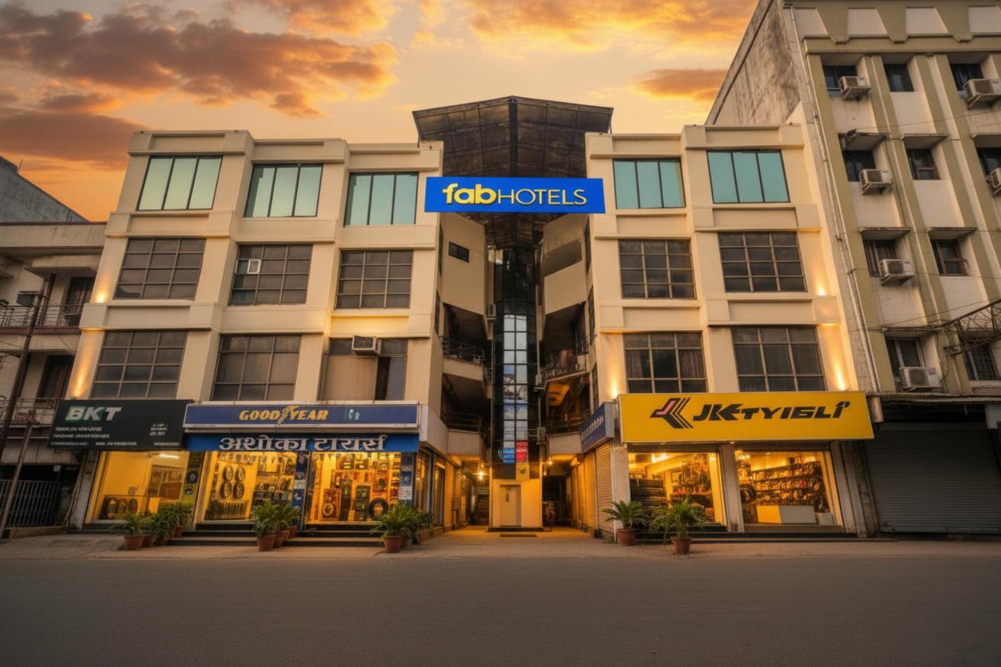 15 Airport Hotels Near Rajwada Palace Worth Booking in Indore