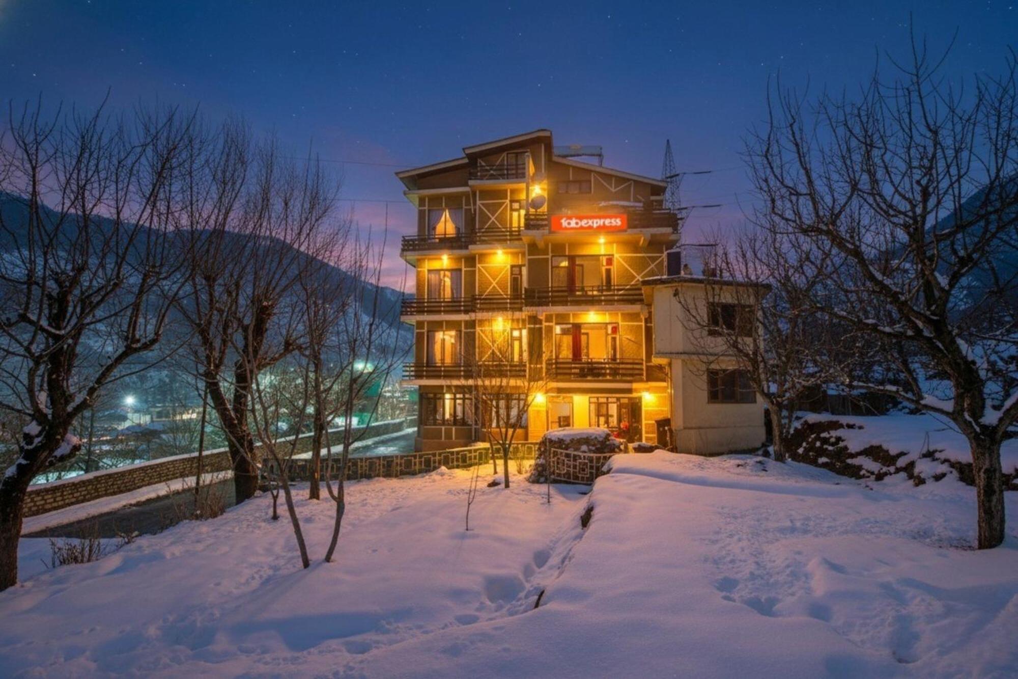 8 Top 3-Star Hotels Near Manu Temple for Manali Explorers